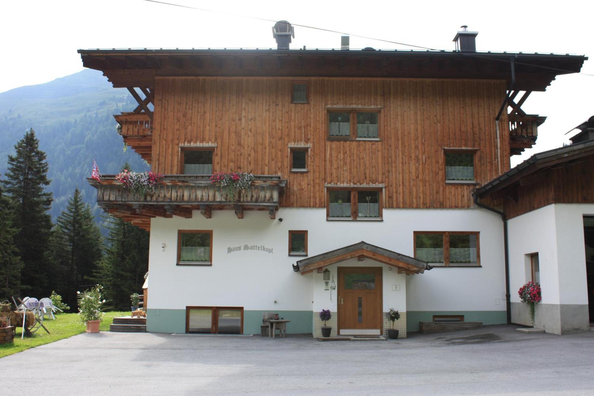 Pension Sattelkopf Sankt Anton am Arlberg Exterior photo