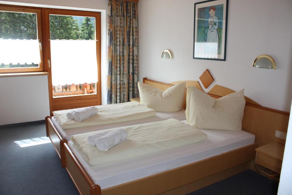 Pension Sattelkopf Sankt Anton am Arlberg Room photo