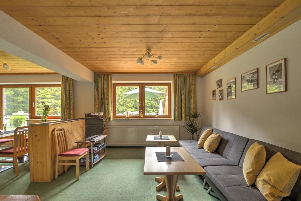 Pension Sattelkopf Sankt Anton am Arlberg Exterior photo
